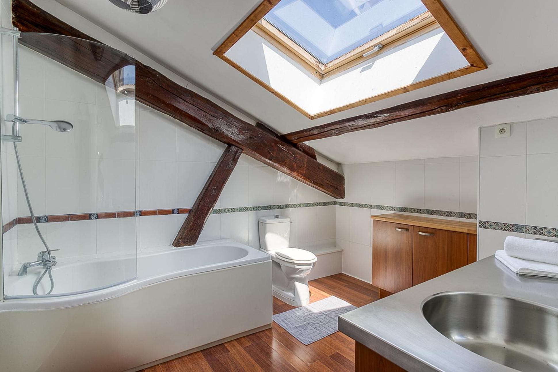 Sejourner Au Chateau De La Roue Grand Appartement Lissieu Luaran gambar