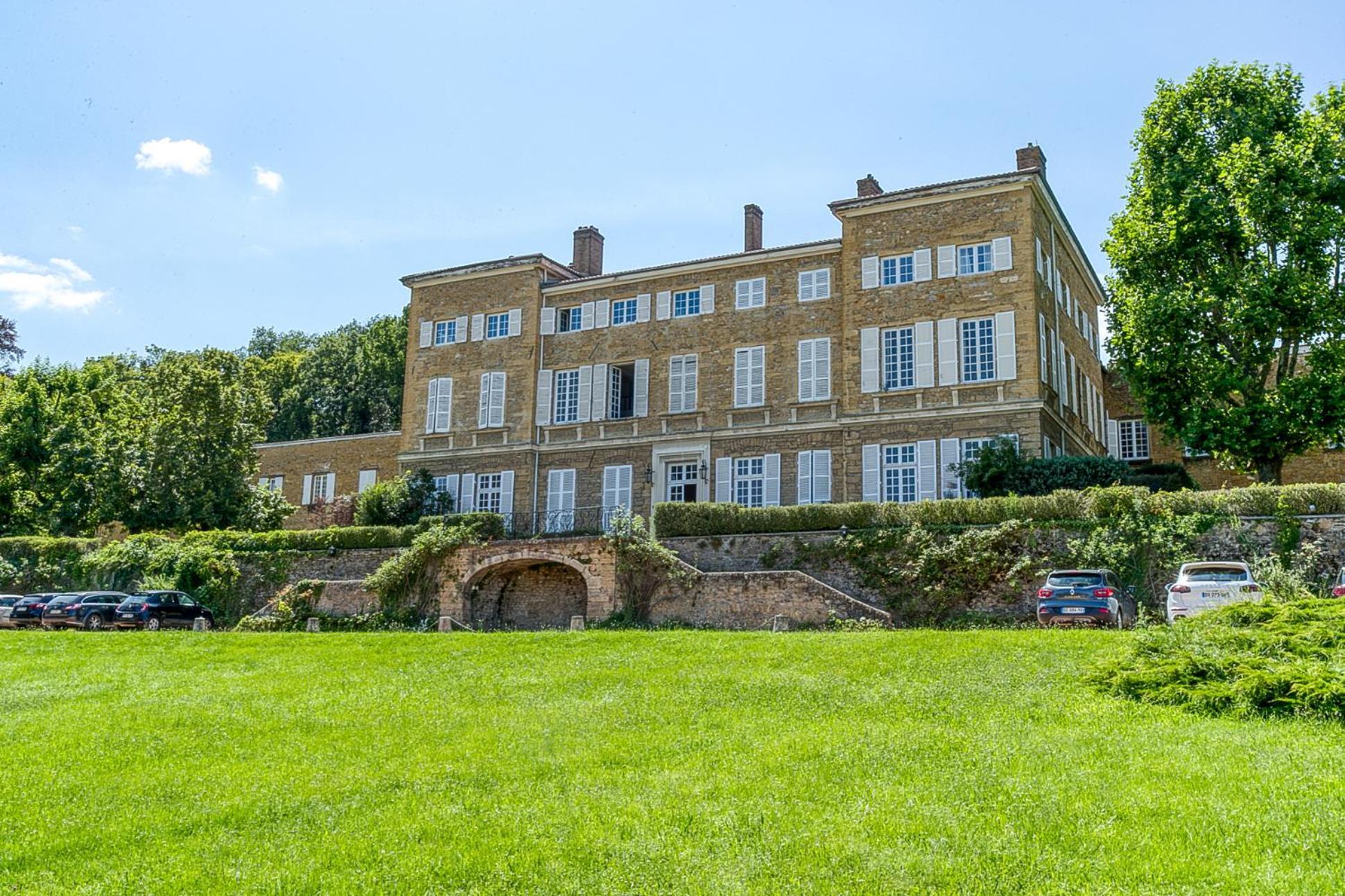 Sejourner Au Chateau De La Roue Grand Appartement Lissieu Luaran gambar